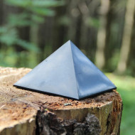 Shungitt - Polert - Pyramide 100mm