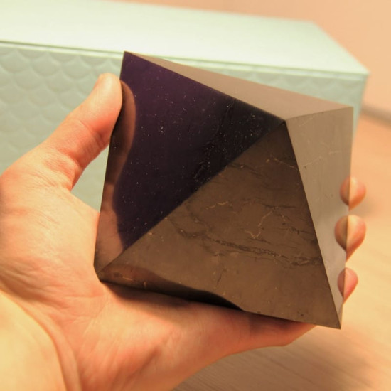 Shungitt - Polert - Pyramide 100mm